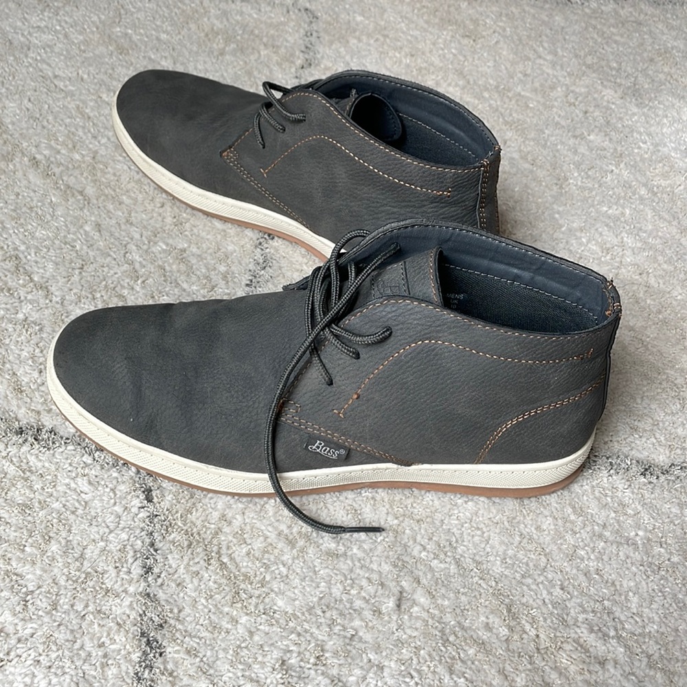 Men’s shoes size 11
